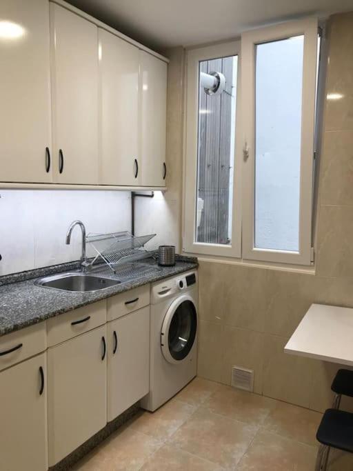Апартаменти Piso Centrico Cerca De La Playa А-Корунья Екстер'єр фото